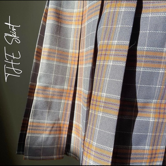 Fashion Evynn Apparel ‘The Skirt’ Fall 2020 - Picture 3 of 4